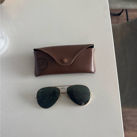 Ray Ban Aviators - Picture 2 of 4